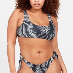 NWT Volcom Stay Or Leaf Scoop Plus Size Bikini Top Black/White
